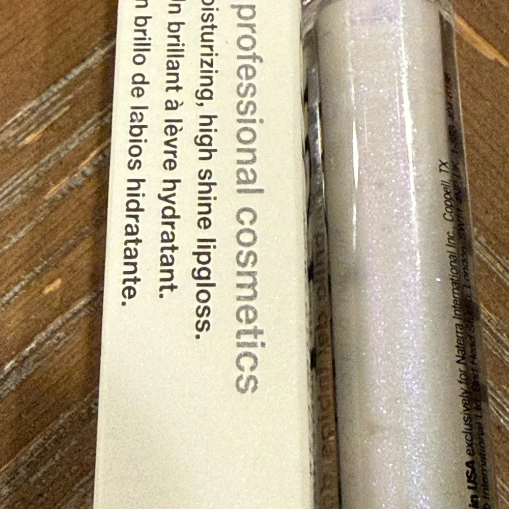 TIGI Luxe Lipgloss “Queen Bee” Shimmer Gloss NIB- Shimmering Purple